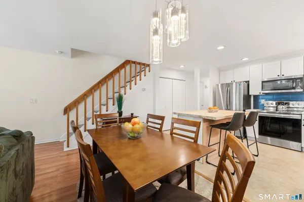$379,000 | 28 Eagle Rock Hill, Unit 28, Bethel, CT 06801