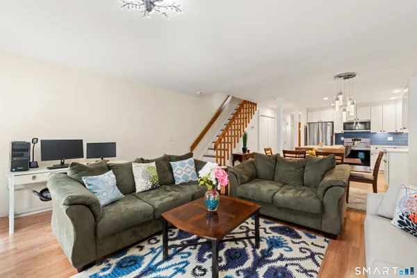 $379,000 | 28 Eagle Rock Hill, Unit 28, Bethel, CT 06801