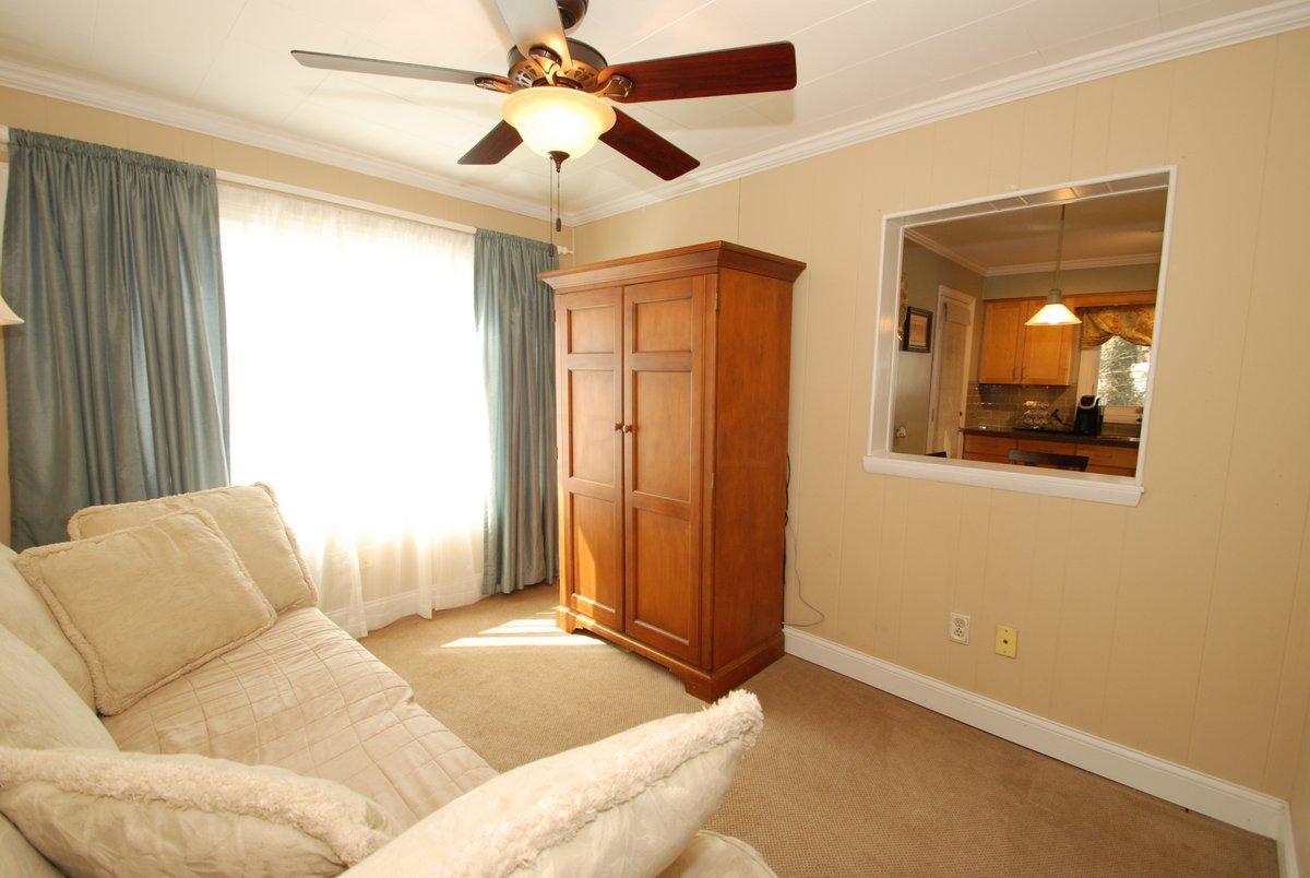 1553 Barrington Road Columbus, OH 43221 - Photo 11 of 37