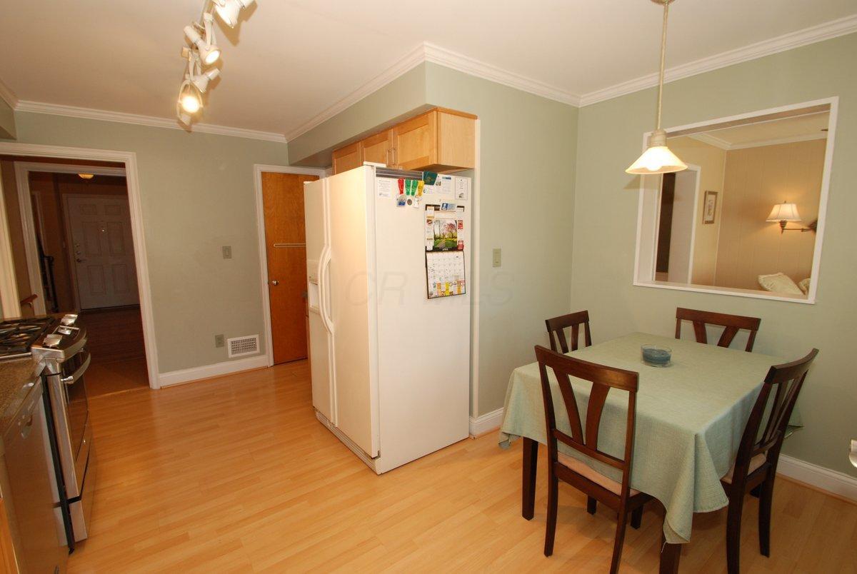 1553 Barrington Road Columbus, OH 43221 - Photo 15 of 37