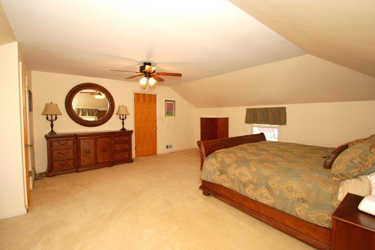 1553 Barrington Road Columbus, OH 43221 - Photo 24 of 37