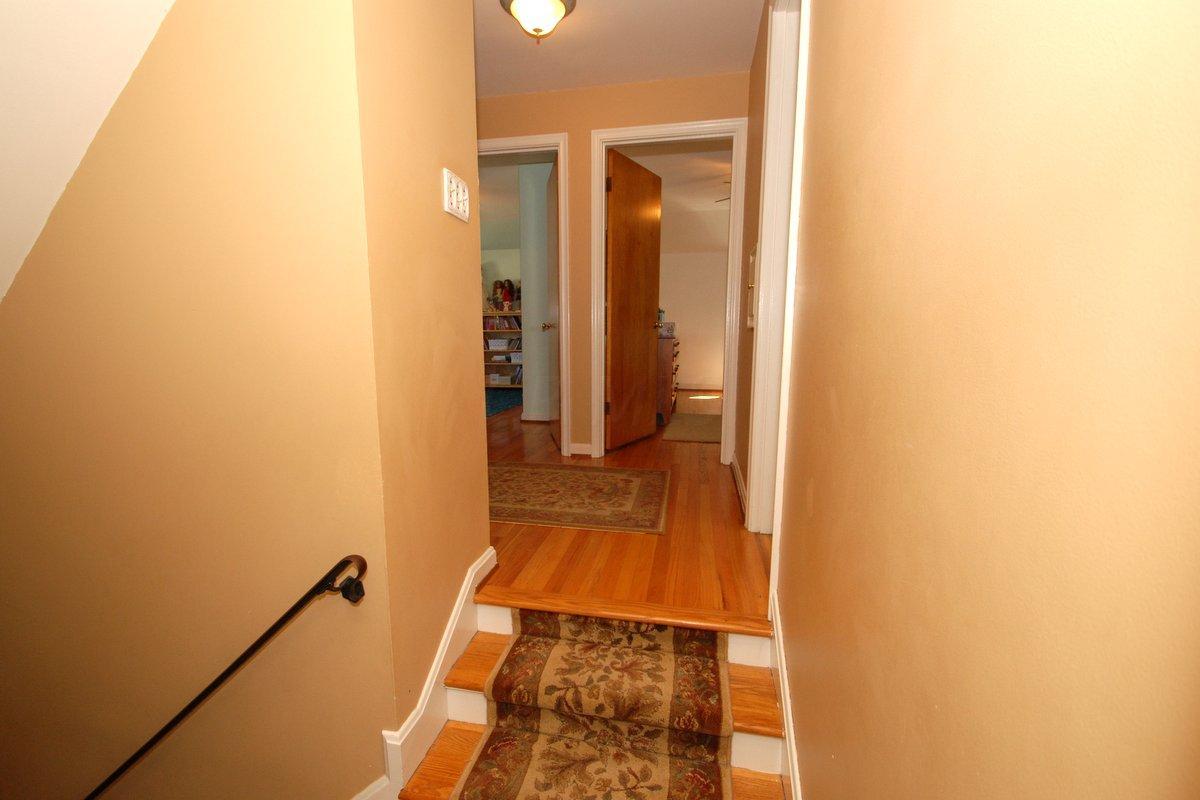 1553 Barrington Road Columbus, OH 43221 - Photo 26 of 37