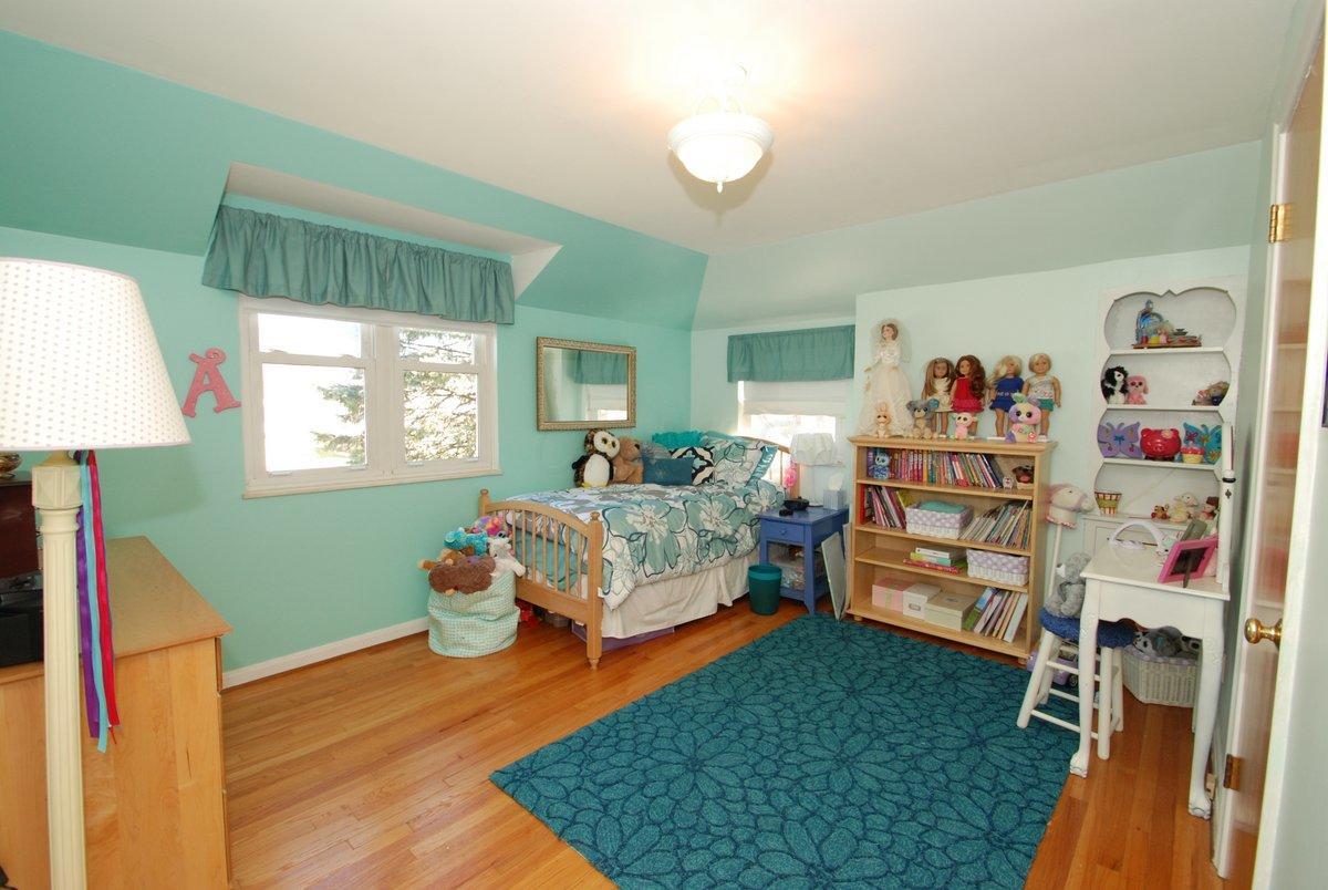 1553 Barrington Road Columbus, OH 43221 - Photo 33 of 37
