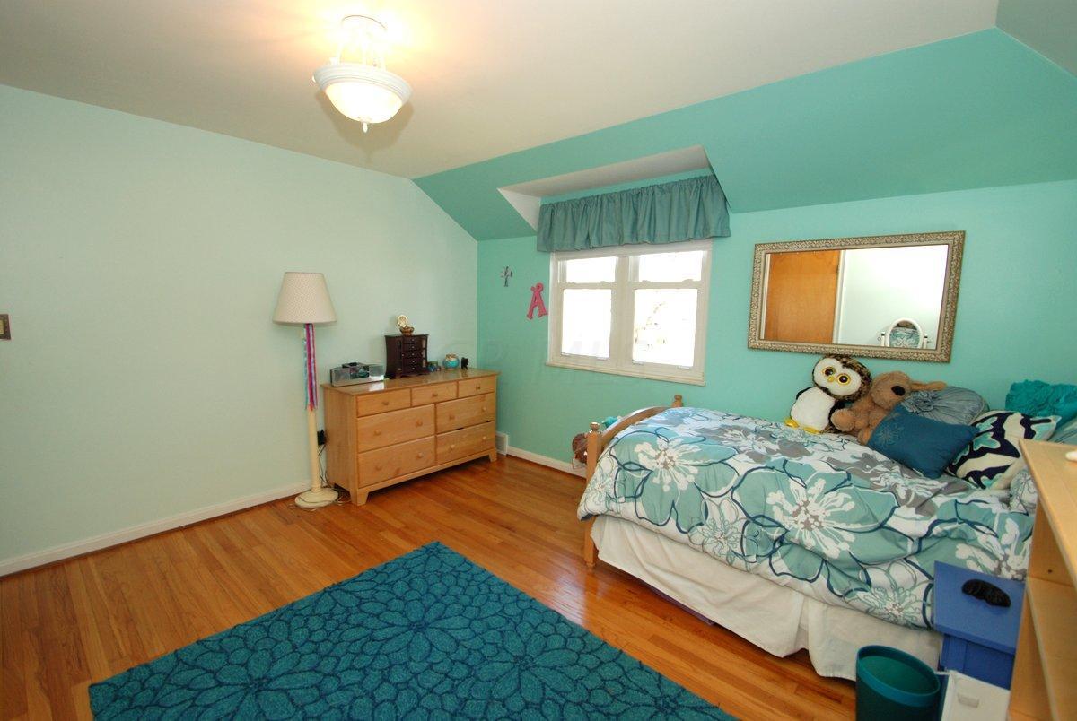 1553 Barrington Road Columbus, OH 43221 - Photo 34 of 37