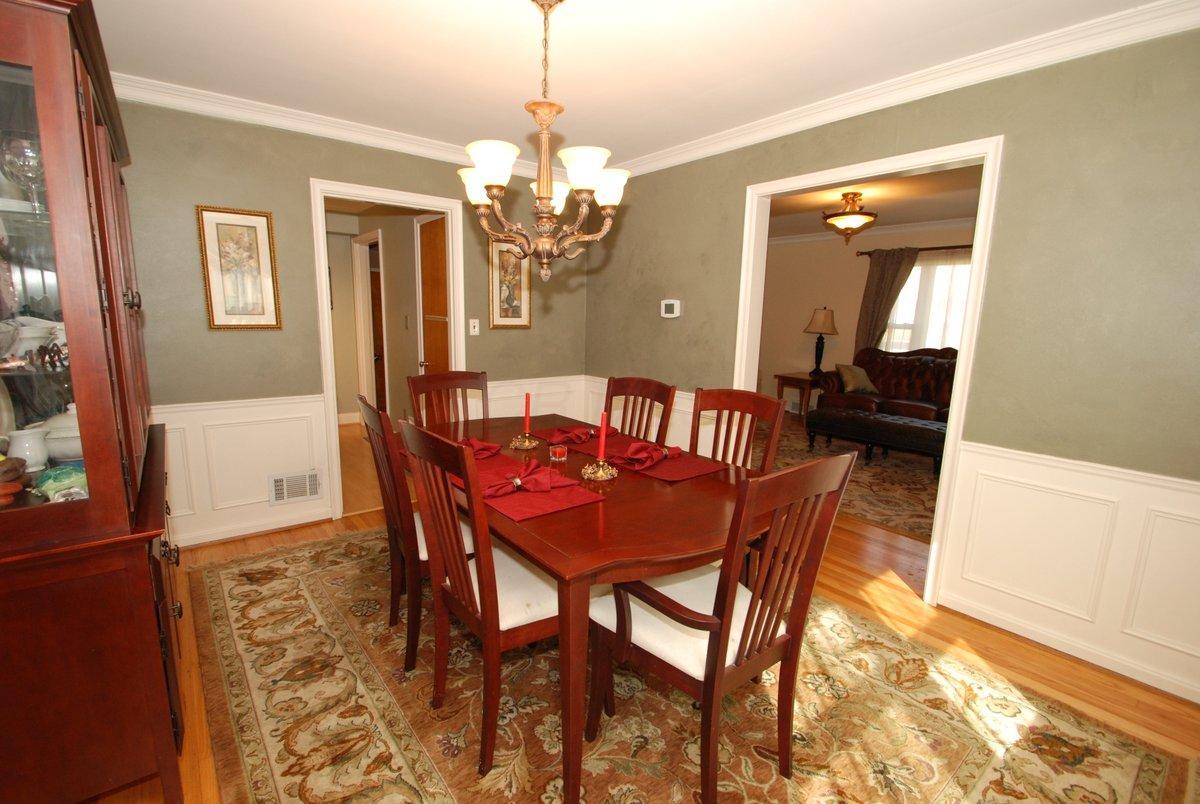1553 Barrington Road Columbus, OH 43221 - Photo 9 of 37