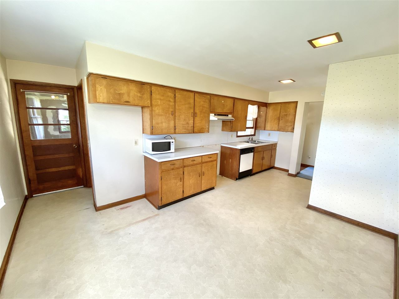 1966 South Morrice Road Owosso, MI 48867 - Photo 4 of 19
