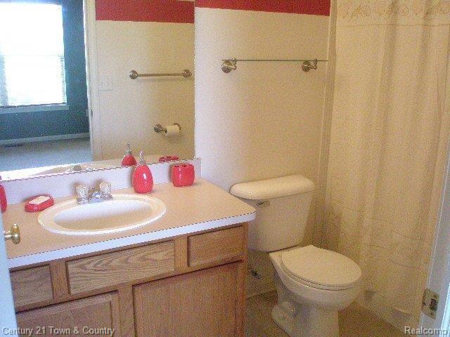 52023 Rivard Road New Baltimore, MI 48047 - Photo 15 of 25 P7070016
