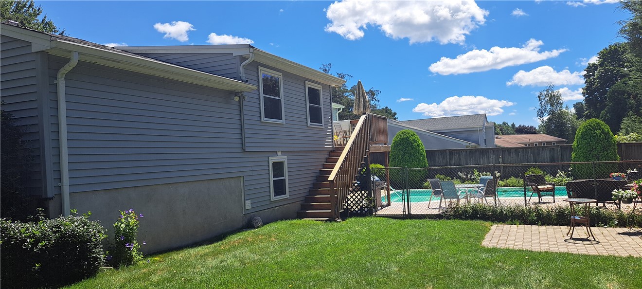 170 Baldwin Road Warwick, RI 02886 - Photo 4 of 32
