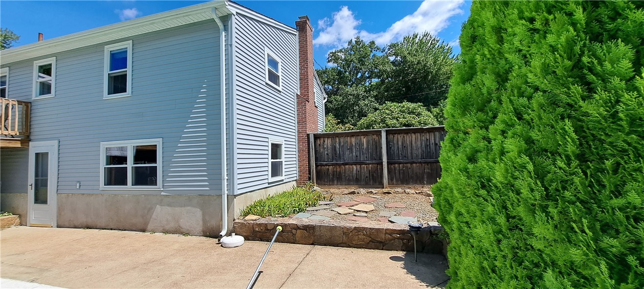 170 Baldwin Road Warwick, RI 02886 - Photo 8 of 32