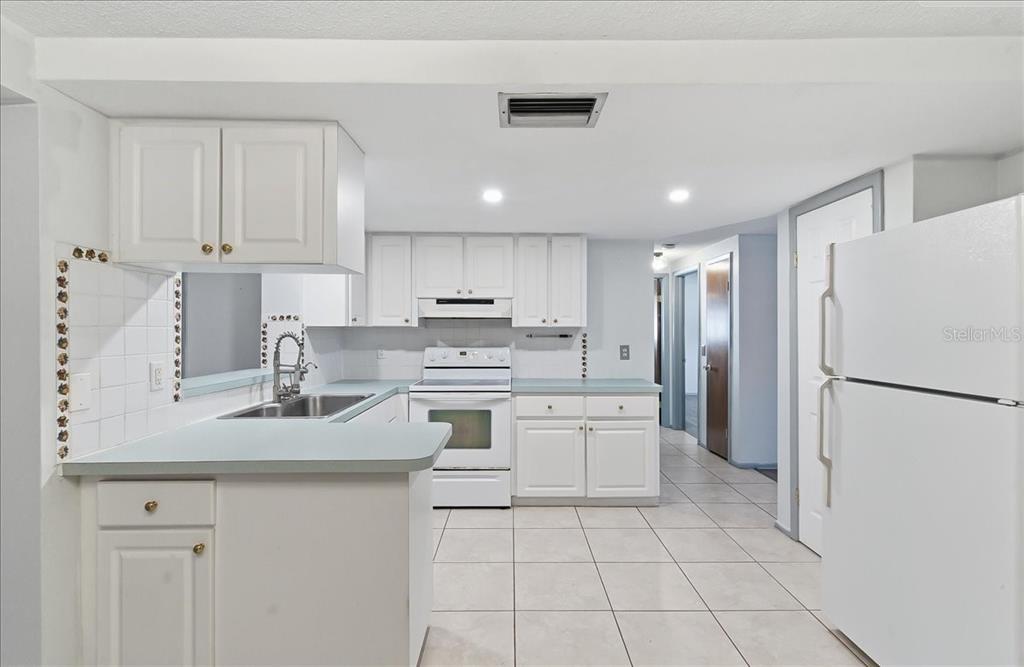 10921 Manchester Road Port Richey, FL 34668 - Photo 9 of 33