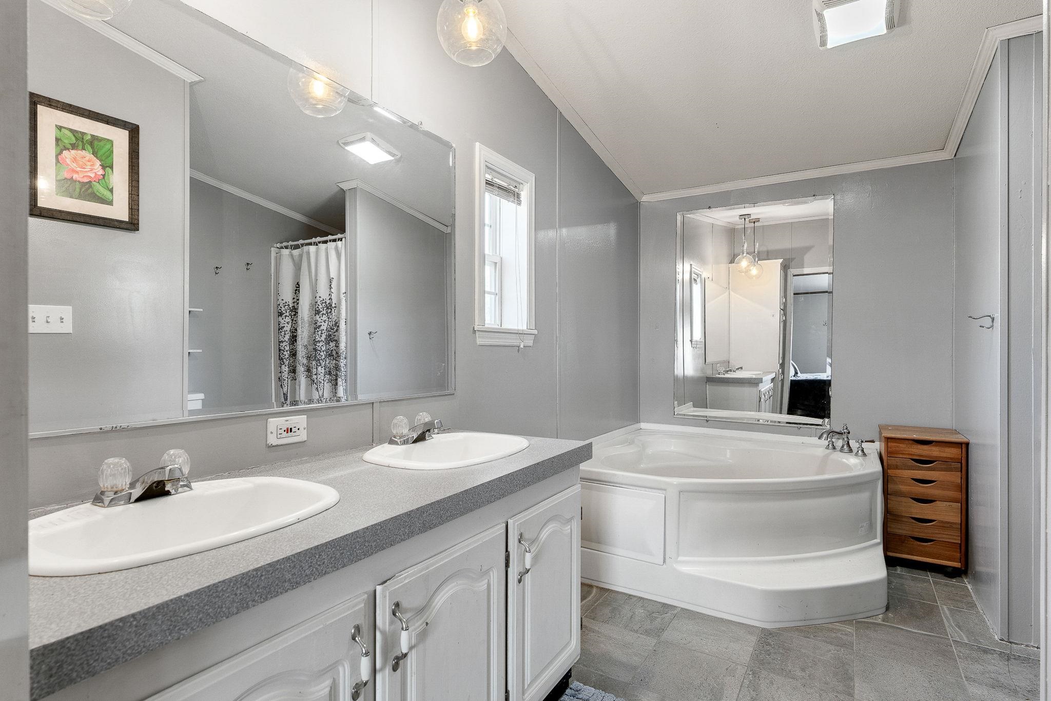 1645 Highgate Road Highgate, VT 05478 - Photo 28 of 39