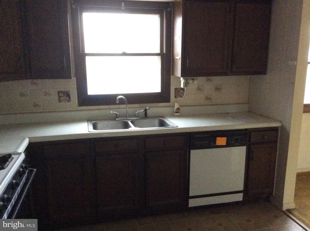 514 West 2nd Avenue Lititz, PA 17543 - Photo 2 of 3
