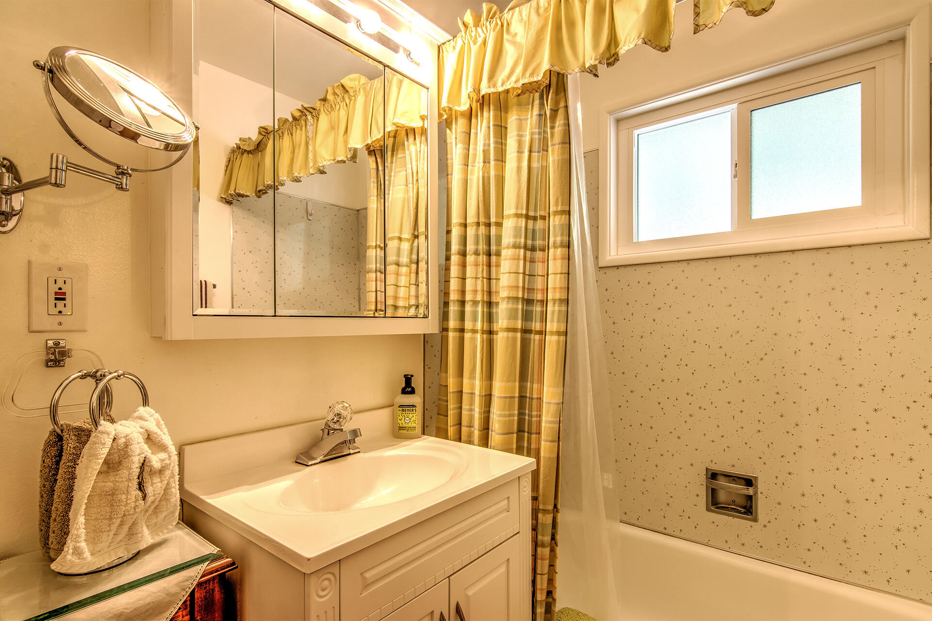 25770 Scenic Drive Idyllwild, CA 92549 - Photo 39 of 51 a bathroom with a sink and a bathtub