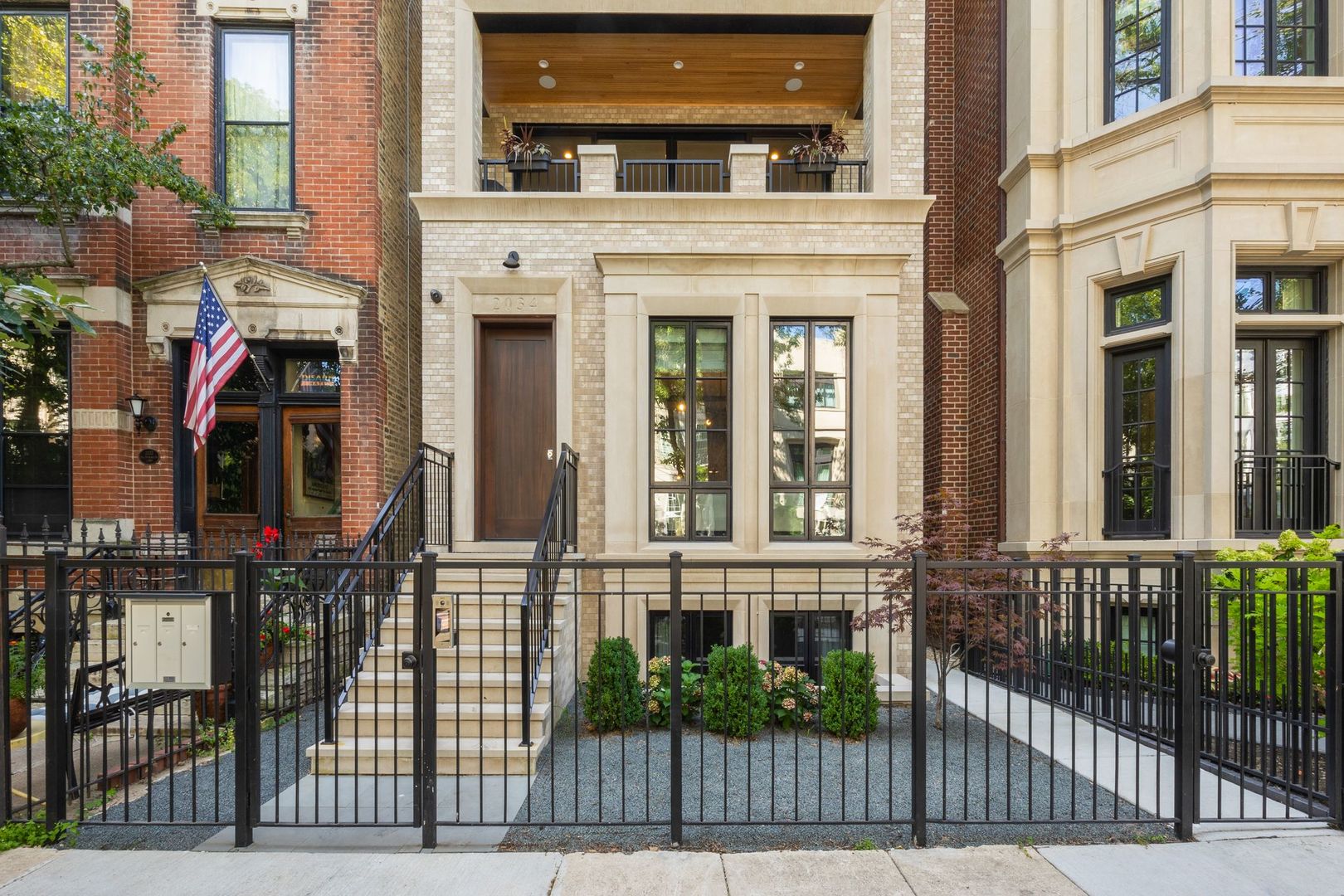 2034 North Mohawk Street, Unit 3 Chicago, IL 60614 - Photo 4 of 46 front view of a brick building