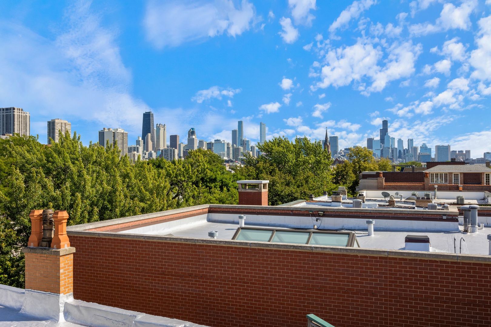 2034 North Mohawk Street, Unit 3 Chicago, IL 60614 - Photo 46 of 46 a view of a terrace with skyline