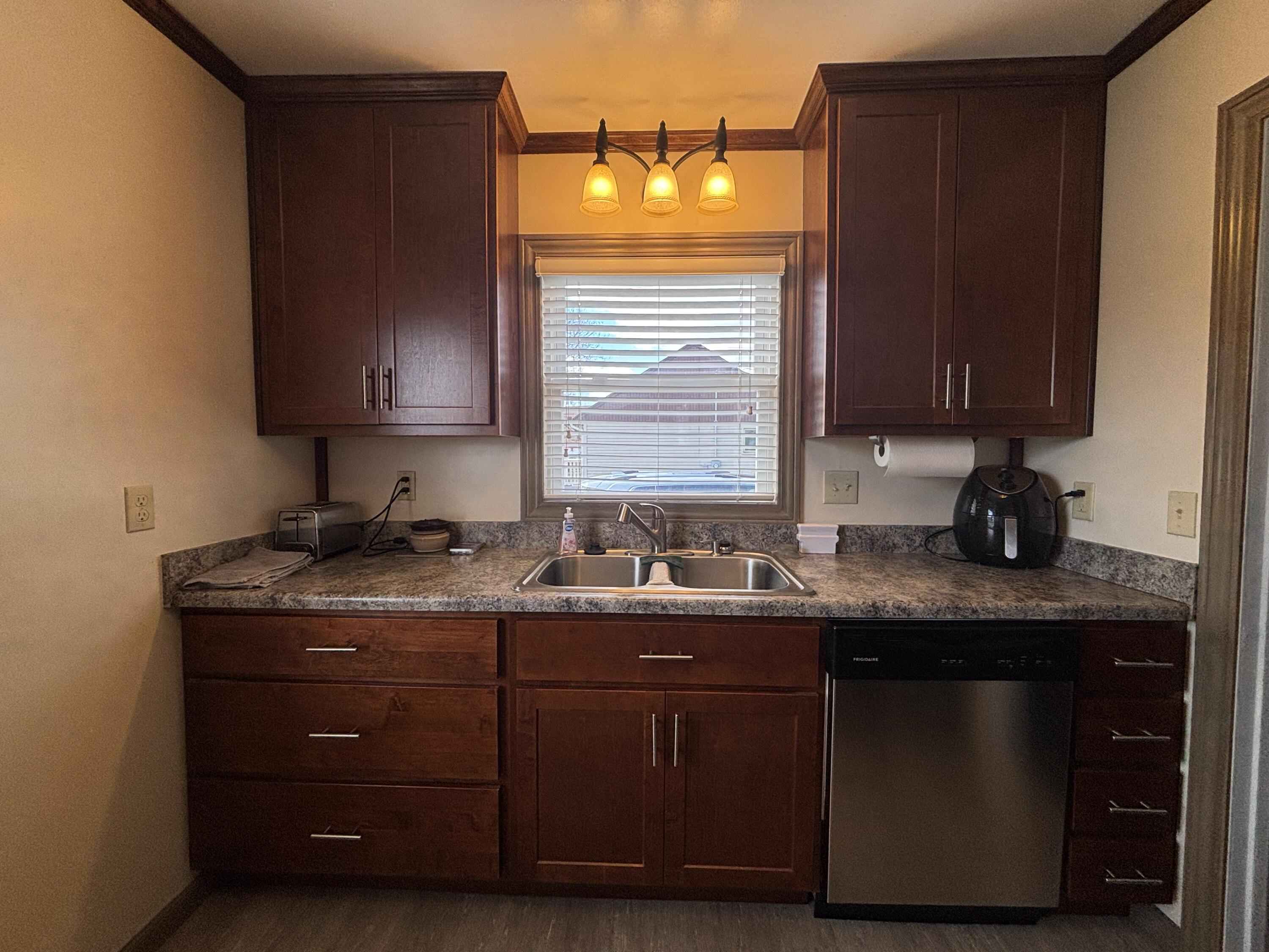 828 West Grove Street Rensselaer, IN 47978 - Photo 11 of 23 3000x2250