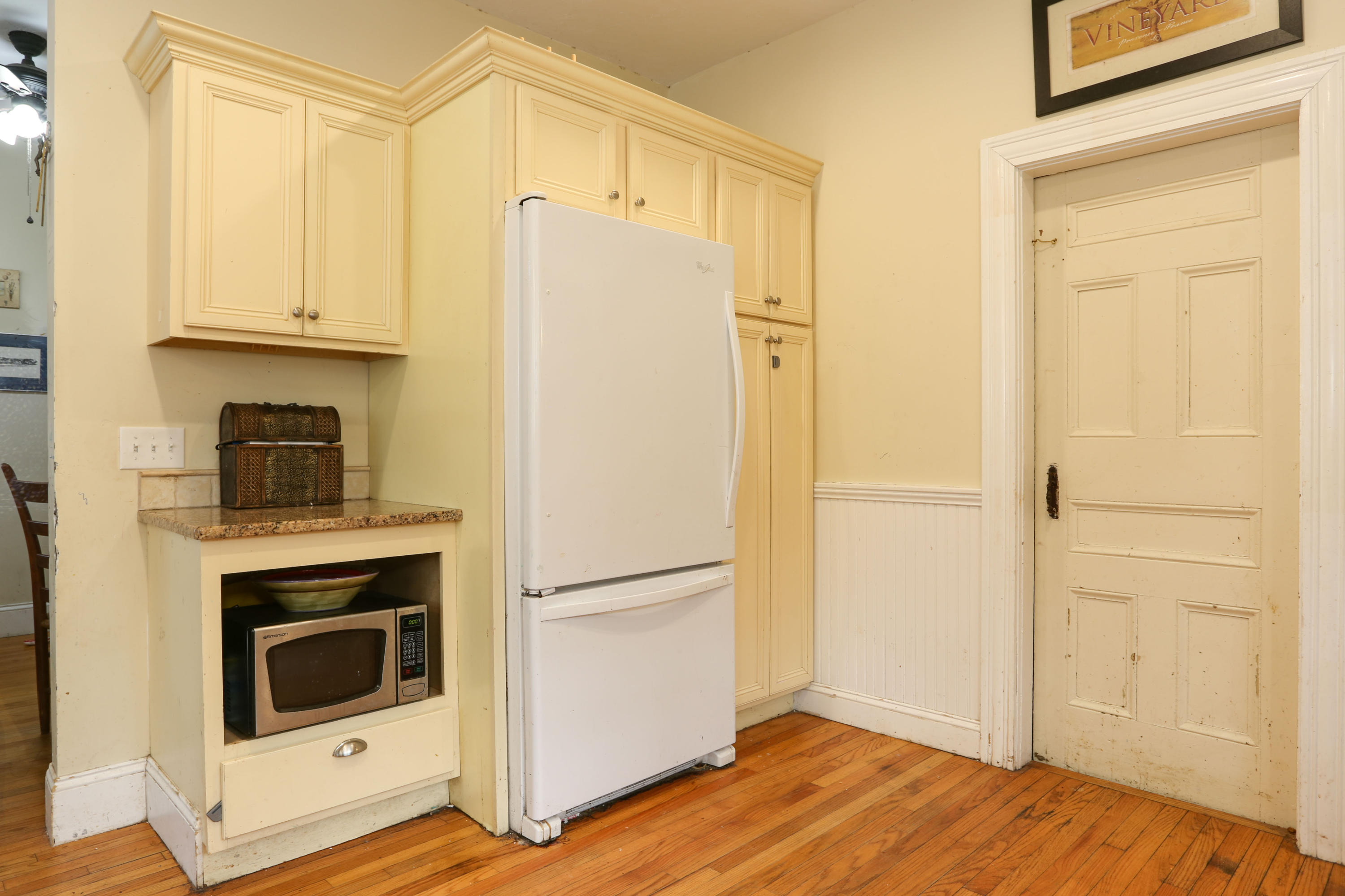 388 County Road Monument Beach, MA 02532 - Photo 4 of 23 388CouLR-4