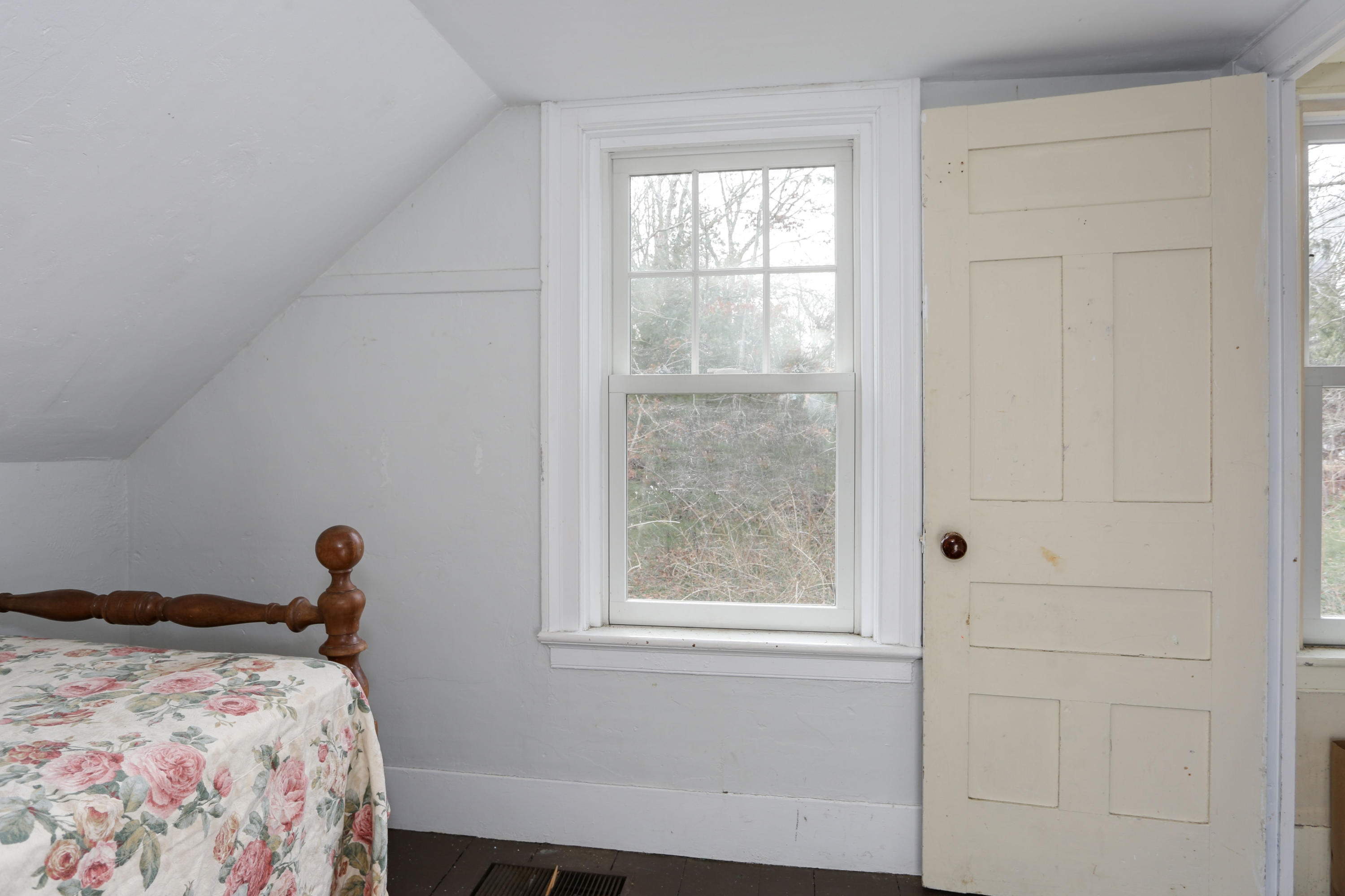 388 County Road Monument Beach, MA 02532 - Photo 10 of 23 388CouLR-10