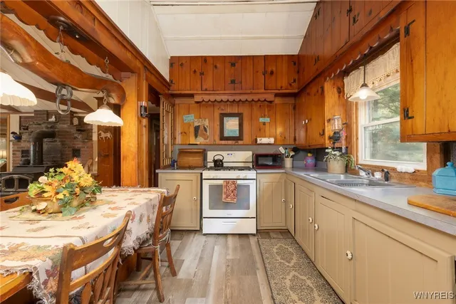 $679,900 | 7531 Crestwood Circle, Boston, NY 14127