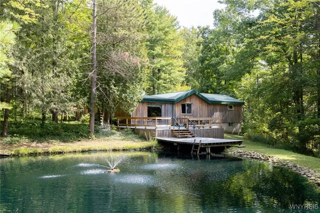 $679,900 | 7531 Crestwood Circle, Boston, NY 14127