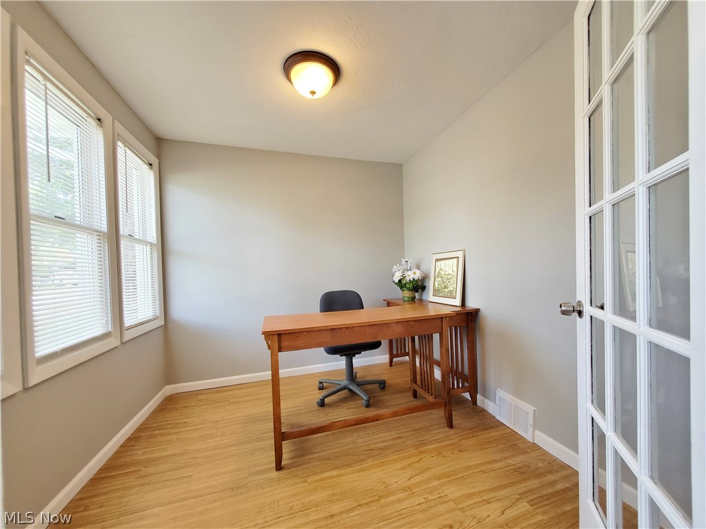 1270 Lander Road Cleveland, OH 44124 - Photo 13 of 27 bedroom 3