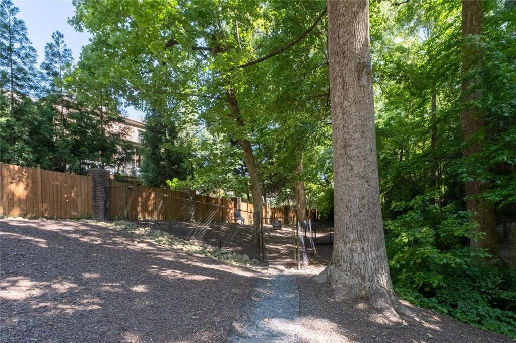 3235 Roswell Road Northeast, Unit 402 Atlanta, GA 30305 - Photo 29 of 35