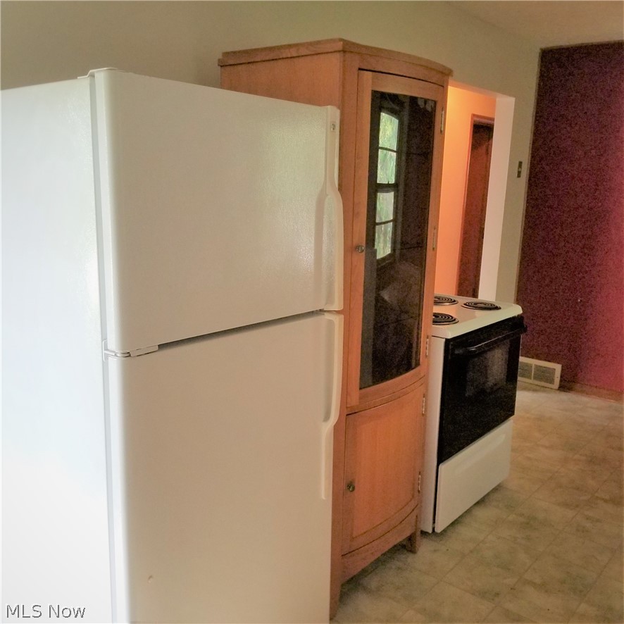 503 Baldwin Road Akron, OH 44312 - Photo 4 of 13