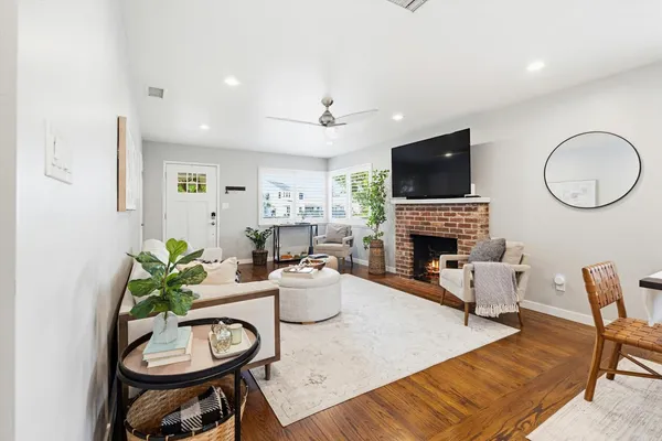 $769,950 | 5101 C Street, Sacramento, CA 95819