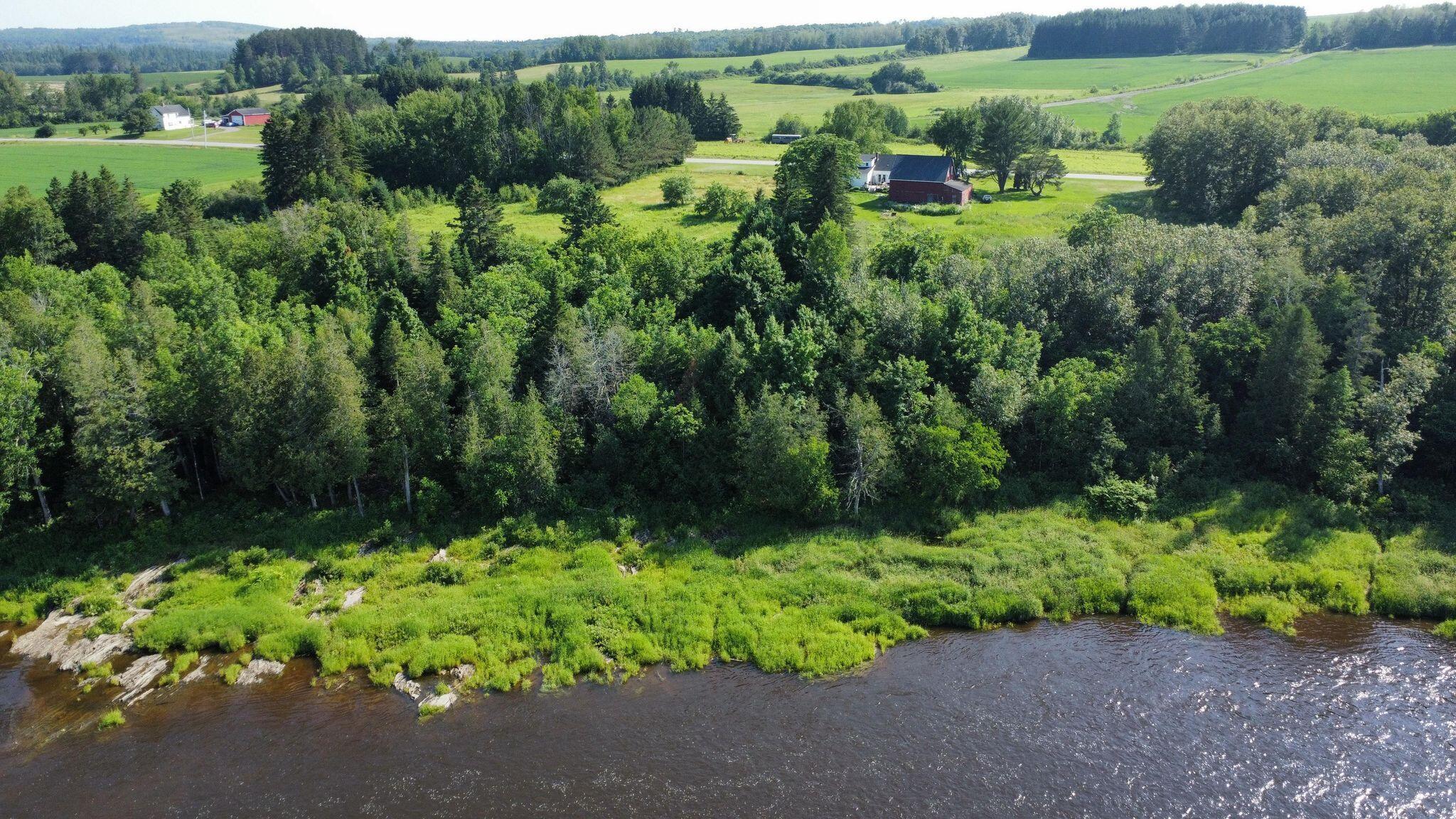 714 Fort Fairfield Road Caribou, ME 04736 - Photo 6 of 35 650 Ft of river frontage!