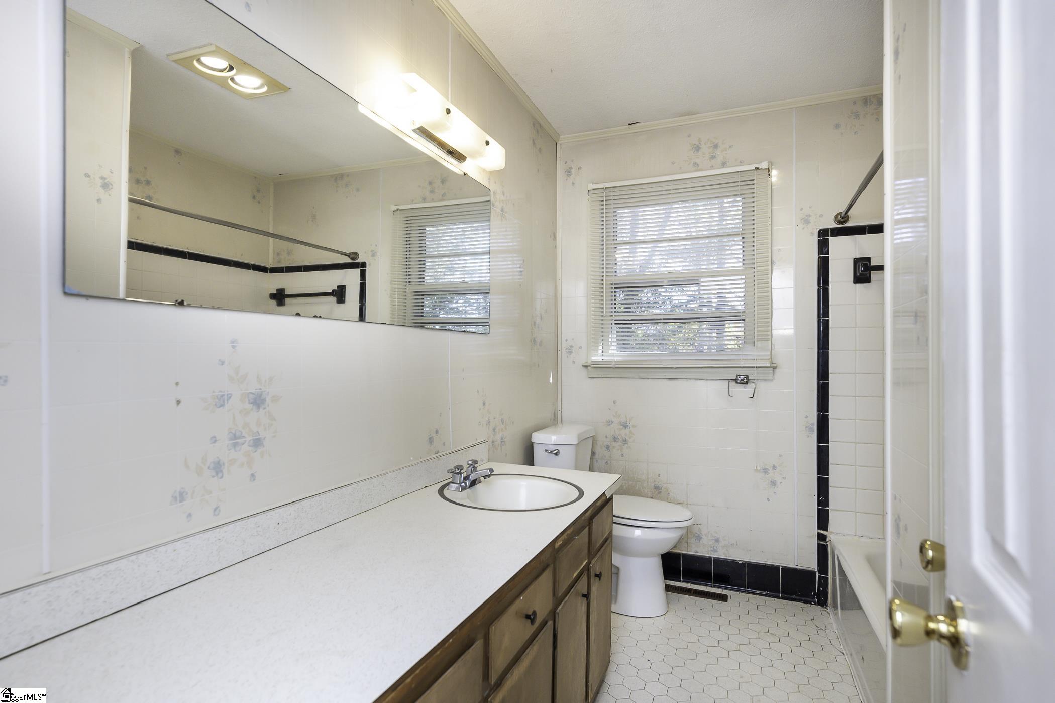 6 State Rd S-23-804 Greenville, SC 29611 - Photo 13 of 17 Gallery Image 13