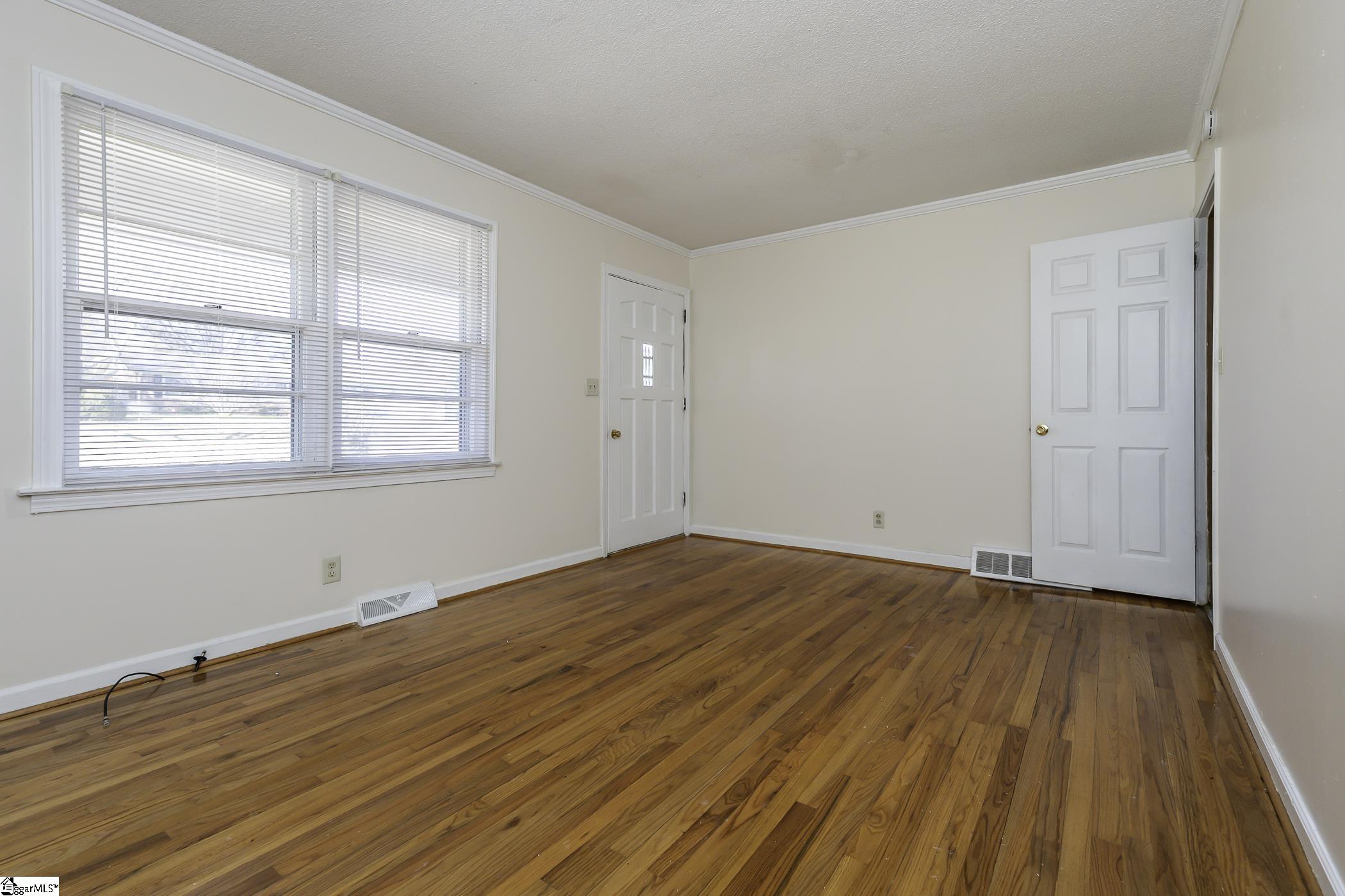 6 State Rd S-23-804 Greenville, SC 29611 - Photo 4 of 17 Gallery Image 4