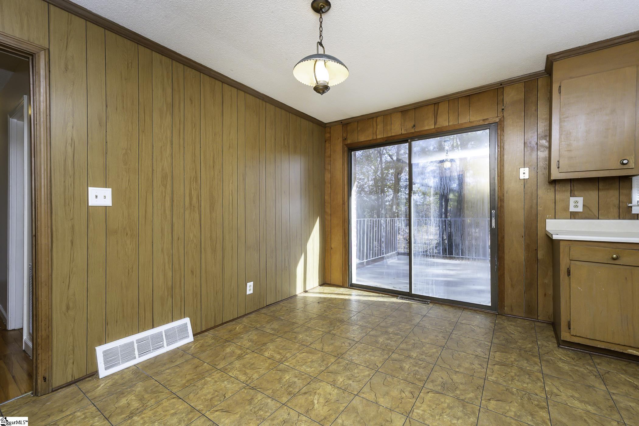 6 State Rd S-23-804 Greenville, SC 29611 - Photo 7 of 17 Gallery Image 7