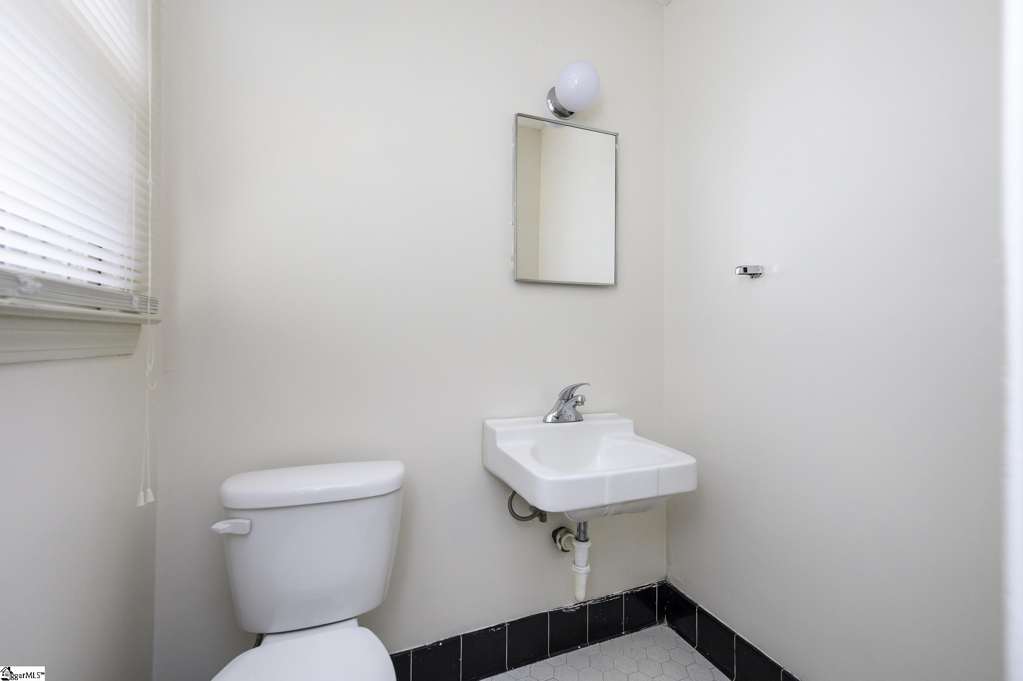 6 State Rd S-23-804 Greenville, SC 29611 - Photo 10 of 17 Gallery Image 10