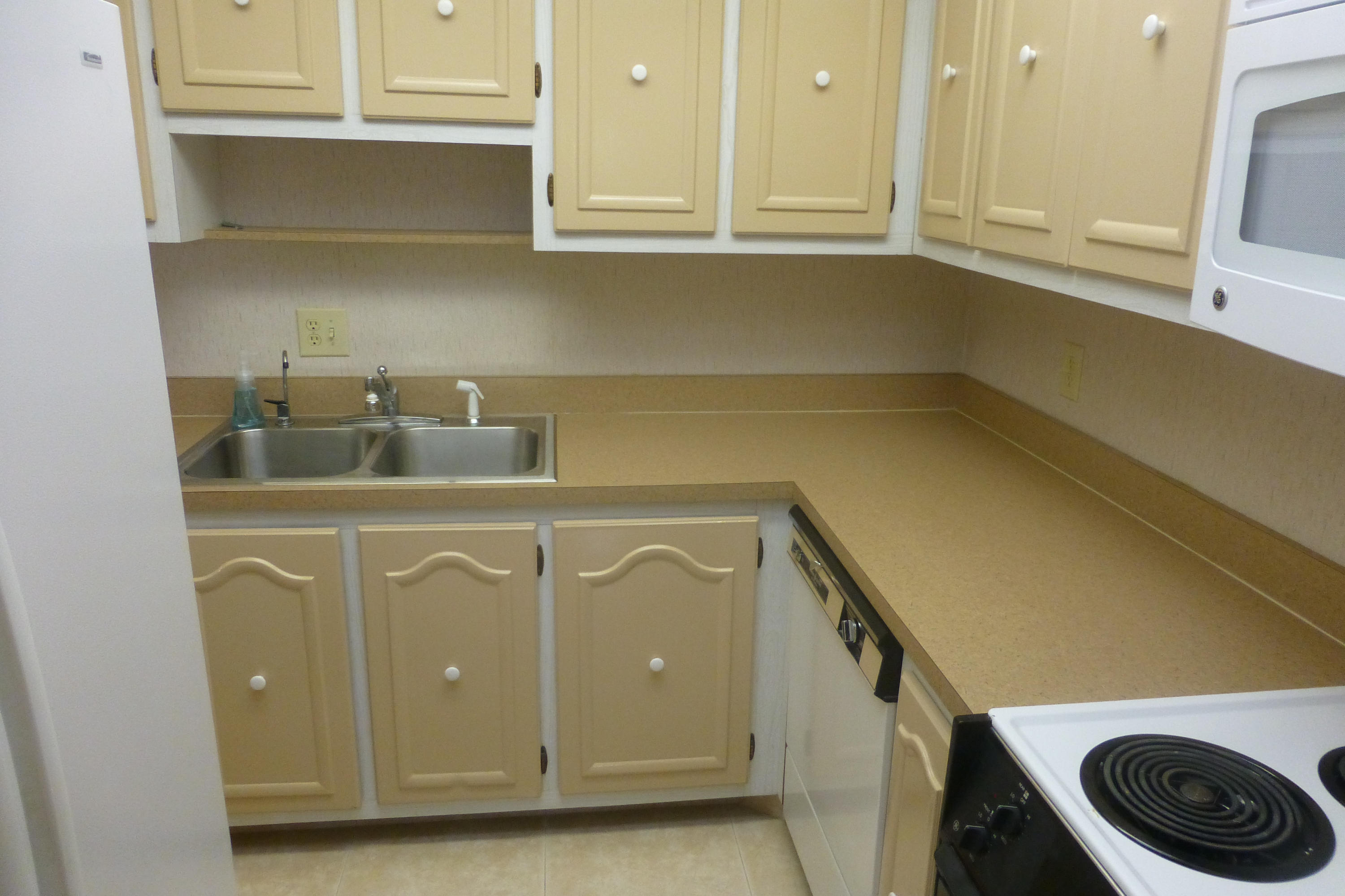 22785 Southwest 66th Avenue, Unit 208 Boca Raton, FL 33428 - Photo 6 of 15 Kitchen