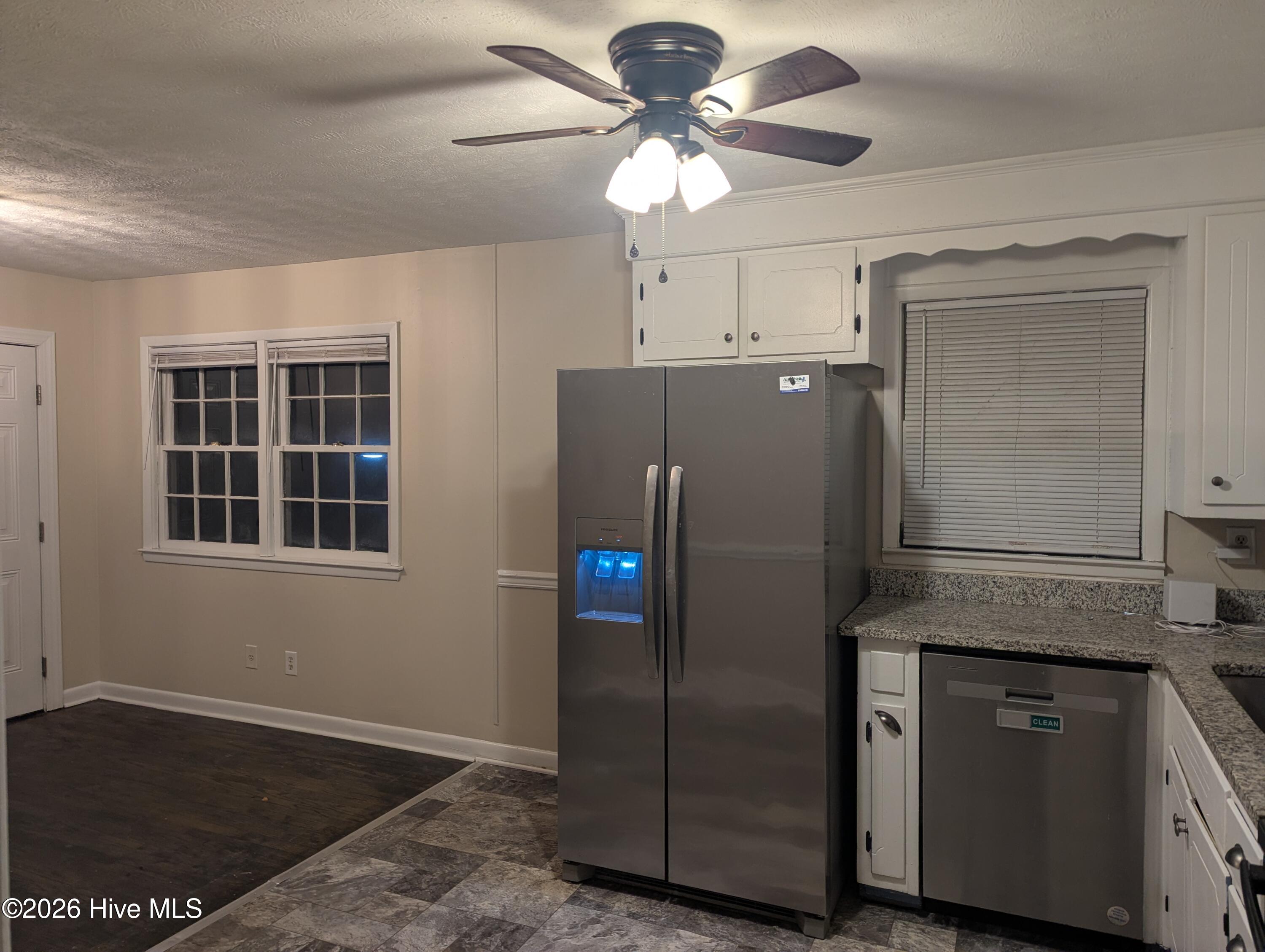 1020 Riverside Circle Spring Lake, NC 28390 - Photo 7 of 33 Gallery Image 7