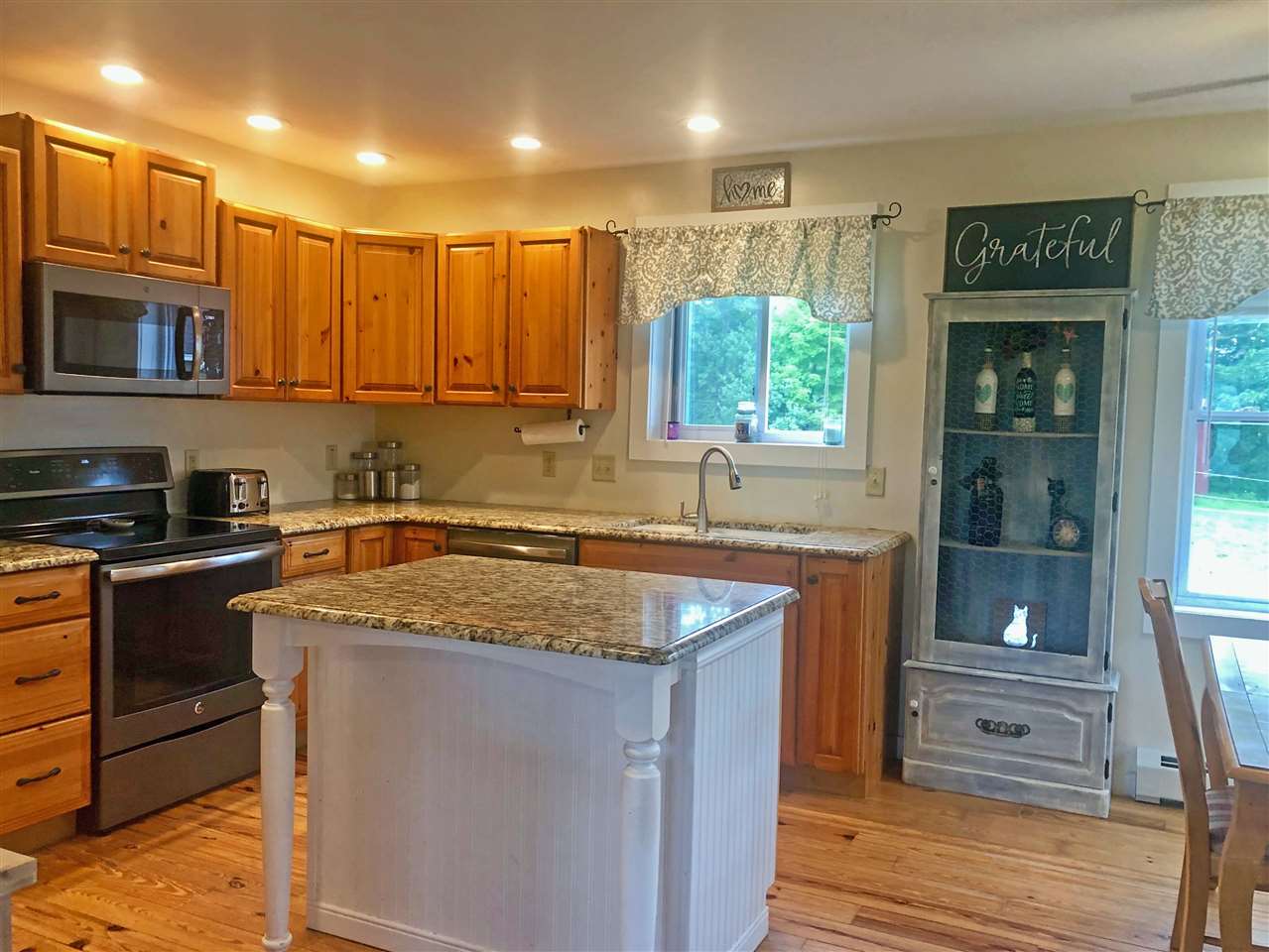 811 Unity Springs Road Newport, NH 03773 - Photo 3 of 27
