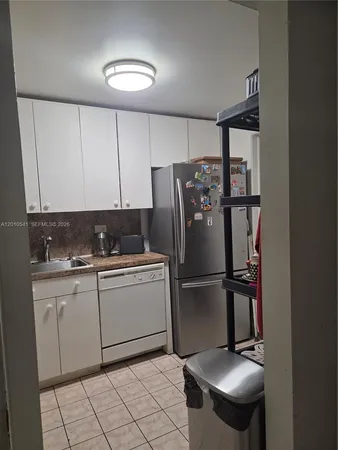 $2,900 | 1817 South Ocean Drive, Unit 325, Hallandale Beach, FL 33009