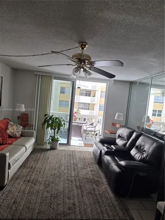 $2,900 | 1817 South Ocean Drive, Unit 325, Hallandale Beach, FL 33009