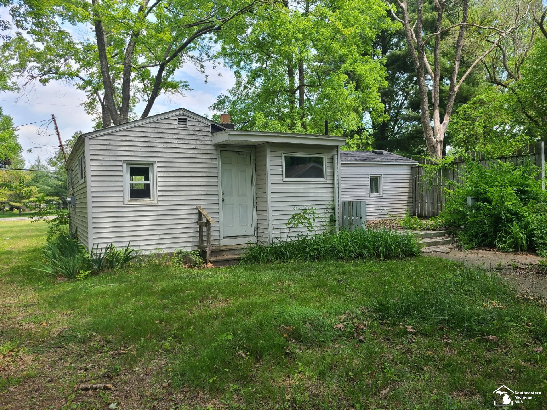 2807 Smith Road Lambertville, MI 48144 - Photo 5 of 22