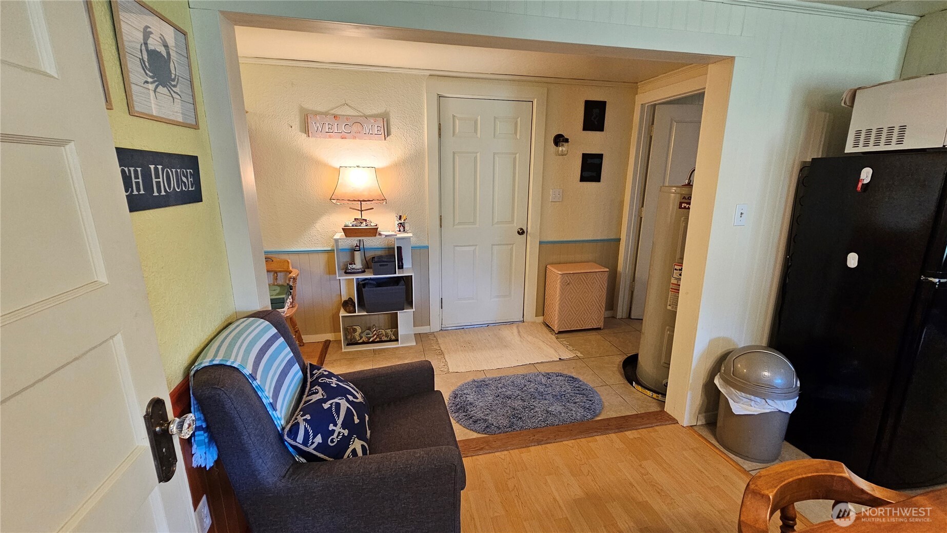 24402 P Street Ocean Park, WA 98640 - Photo 35 of 40 a living room with furniture and a wooden floor