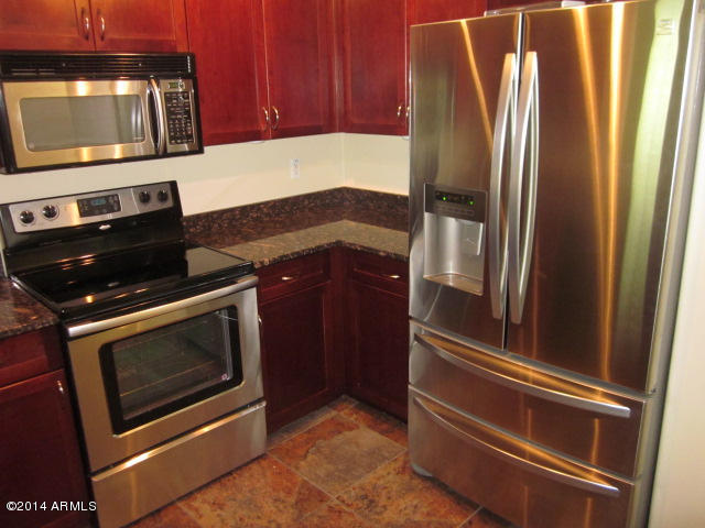1920 East Bell Road, Unit 1037 Phoenix, AZ 85022 - Photo 11 of 24 KITCHEN