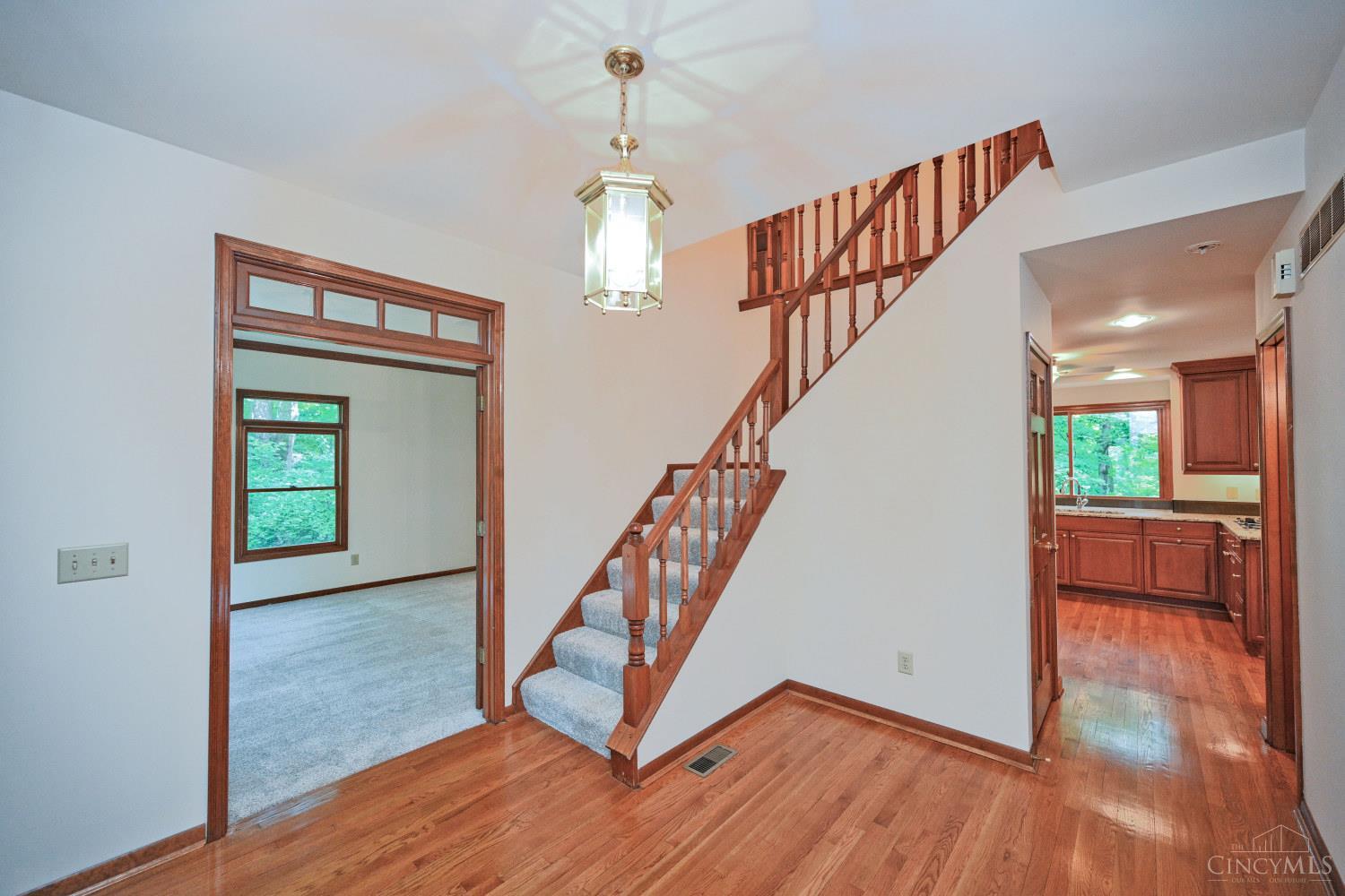 8650 Green Road Cincinnati, OH 45255 - Photo 4 of 57