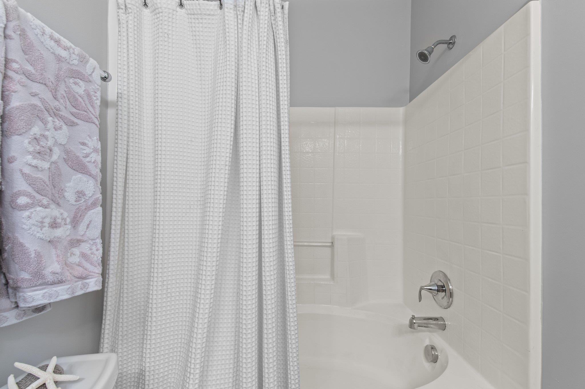 1519 Crafton Way Raleigh, NC 27607 - Photo 21 of 35 Primary Garden Tub/Shower Combo