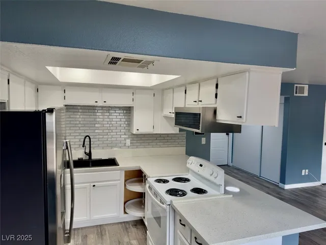 $1,350 | 4030 East Carey Avenue, Unit 2, Las Vegas, NV 89115