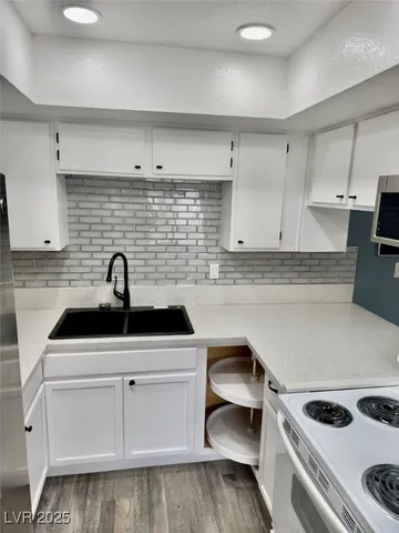 $1,350 | 4030 East Carey Avenue, Unit 2, Las Vegas, NV 89115