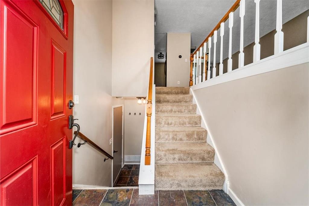 136 Raccoon Way Gibsonia, PA 15044 - Photo 8 of 25 Gallery Image 8