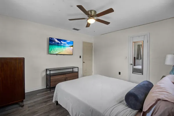 $699,000 | 5221 Southwest 89th Avenue, Cooper City, FL 33328