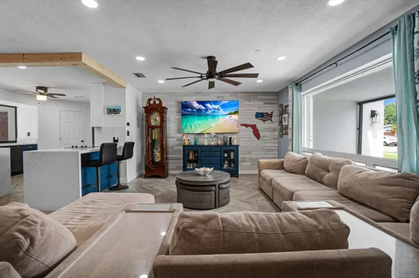 $699,000 | 5221 Southwest 89th Avenue, Cooper City, FL 33328