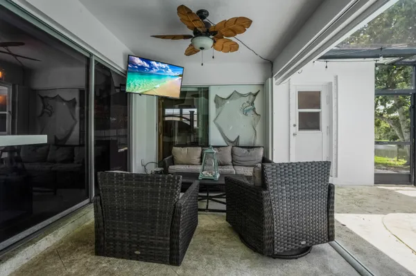 $699,000 | 5221 Southwest 89th Avenue, Cooper City, FL 33328