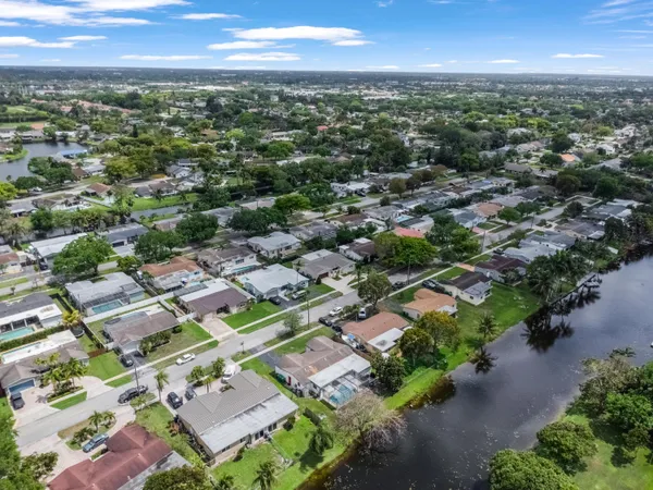 $699,000 | 5221 Southwest 89th Avenue, Cooper City, FL 33328